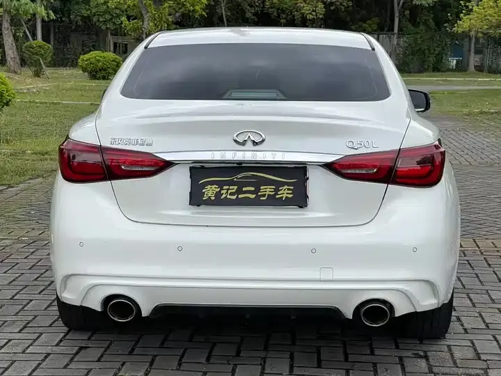 Infiniti Q50L 2018 2.0T Enjoying Edition Country VI 6
