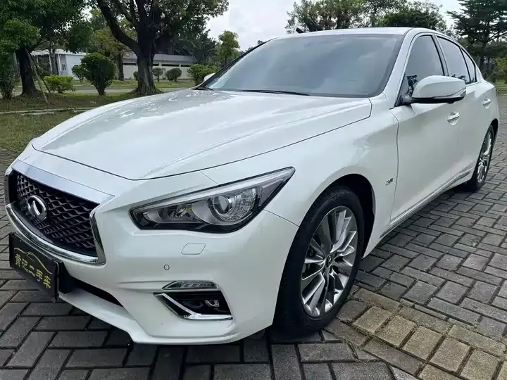 Infiniti Q50L 2018 2.0T Enjoying Edition Country VI 9
