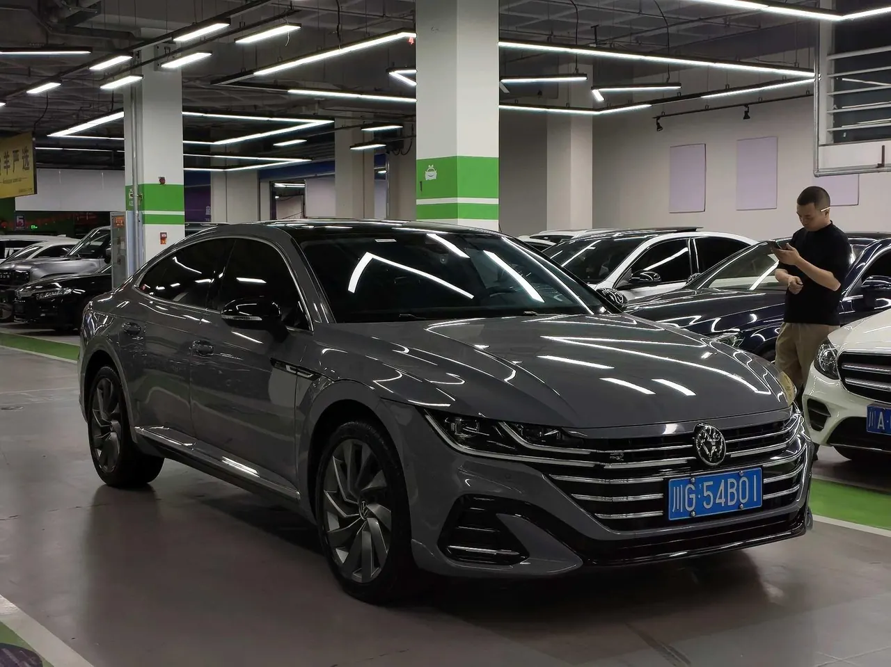 Volkswagen 2023 CC 2.0TSI 380TSI Shining Edition Automatic Gear 3