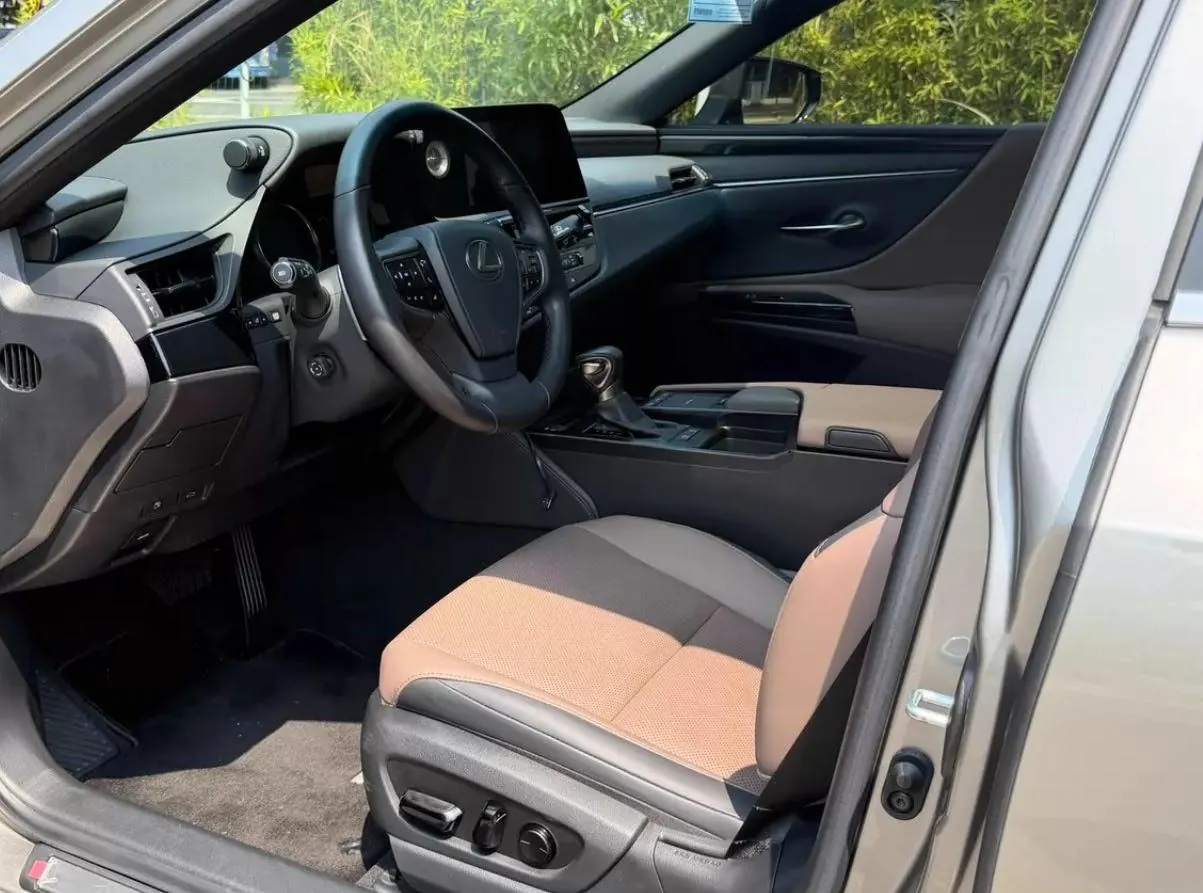 Lexus ES (Imported) 2021 ES200 2.0 Stepless Premium Edition Automatic Gear 2