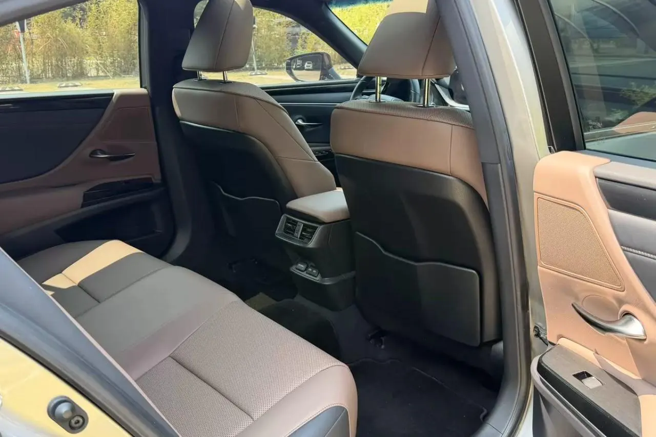 Lexus ES (Imported) 2021 ES200 2.0 Stepless Premium Edition Automatic Gear 3