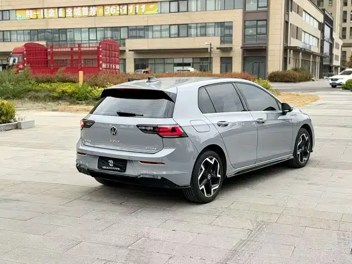 Golf 2025 300TSI R-Line 7
