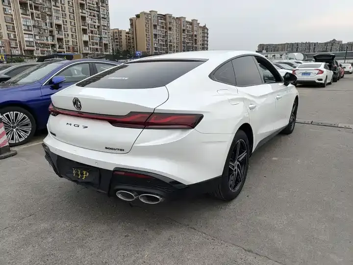 MG7 2025 1.5T 300 DCT Deluxe 9