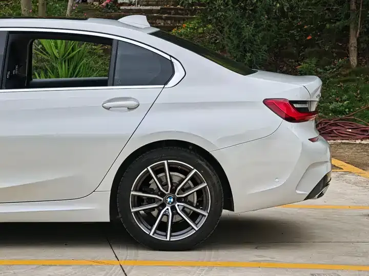 BMW 3 Series 2020 320Li M Sports Suit 10