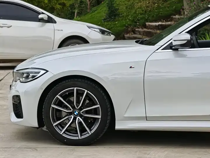 BMW 3 Series 2020 320Li M Sports Suit 9