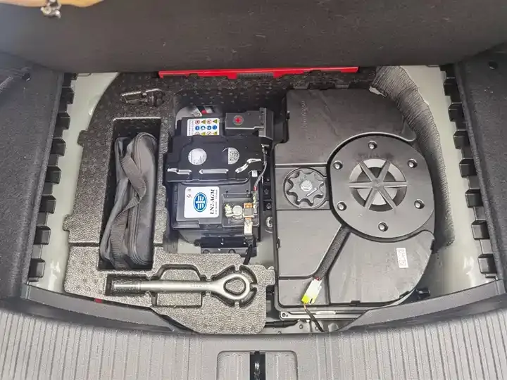 HongQi H5 PHEV 2025 170 Super Mixed Edition 6