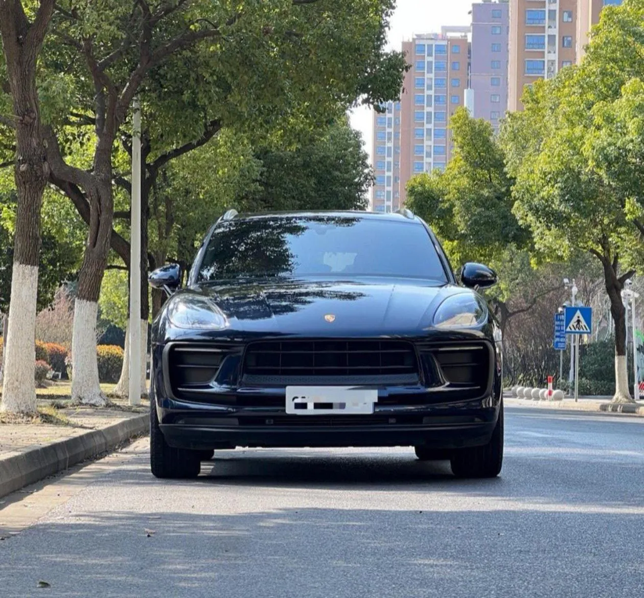 Открыть галерею: Porsche Macan (Imported) 2023 Macan 2.0T Automatic Gear