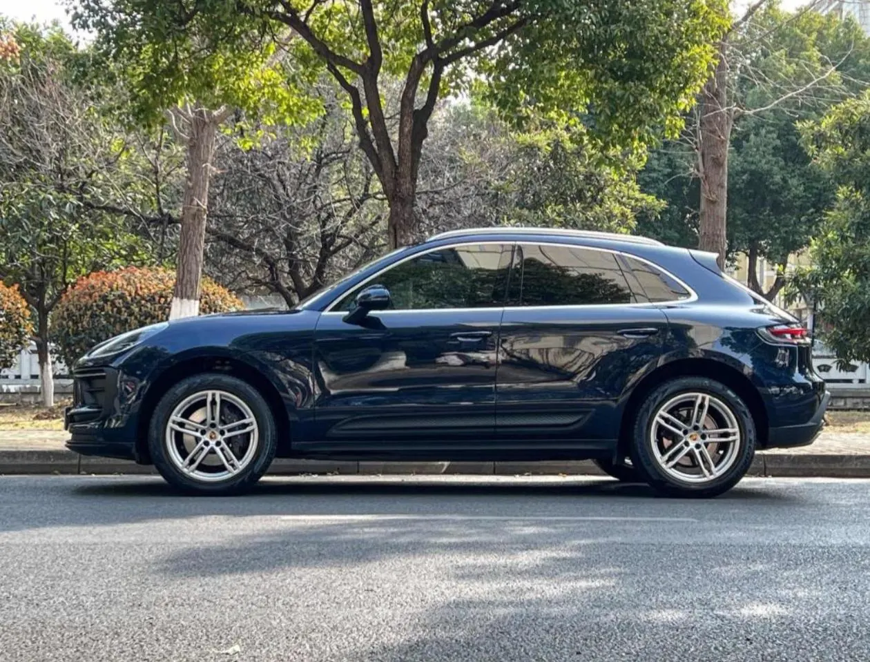 Porsche Macan (Imported) 2023 Macan 2.0T Automatic Gear 3