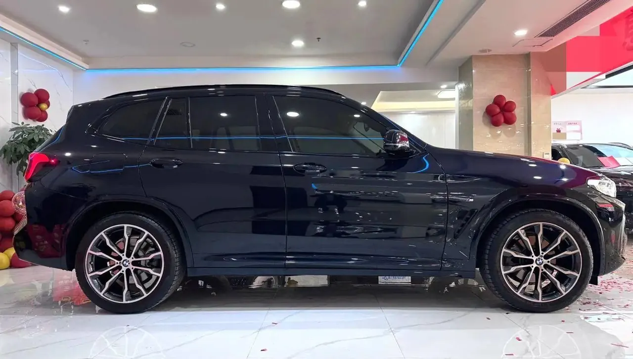 BMW 2023 X3 xDrive30i 2.0T Leading M Obsidian Night Kit (Changed) Automatic Gear 3