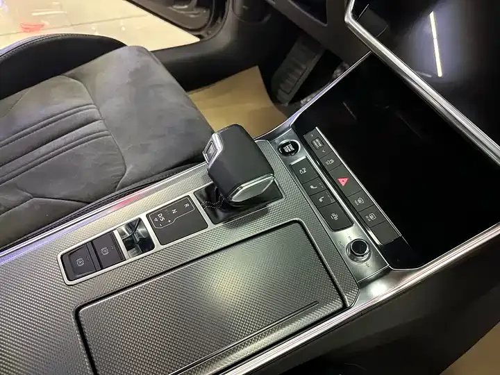 Audi A6L 2021 45 TFSI Selected Dynamic Type 12