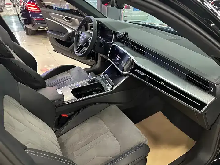Audi A6L 2021 45 TFSI Selected Dynamic Type 9