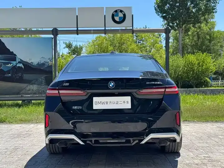 BMW i5 2025 eDrive 35L M Sport Set 4