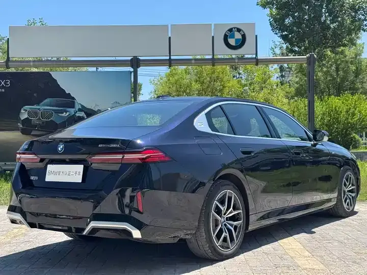 BMW i5 2025 eDrive 35L M Sport Set 5