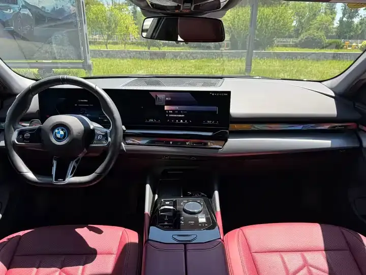 BMW i5 2025 eDrive 35L M Sport Set 7