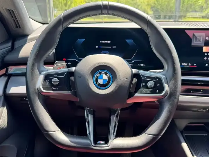 BMW i5 2025 eDrive 35L M Sport Set 8