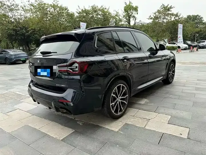 BMW X3 2022 xDrive30i Leading M Obsidian Night Suit 4