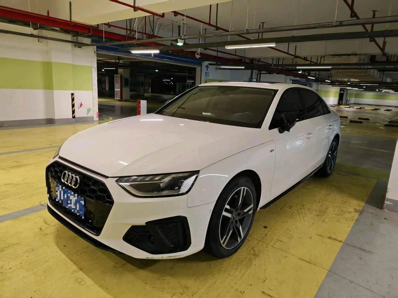 Audi 2022 A4L 2.0TFSI 40TFSI Deluxe Dynamic Automatic - View 1
