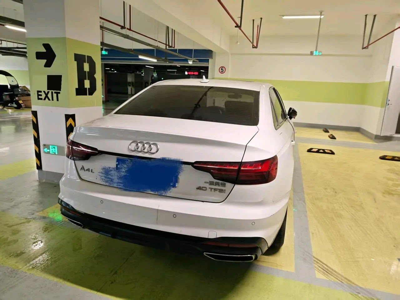 Audi 2022 A4L 2.0TFSI 40TFSI Deluxe Dynamic Automatic 4