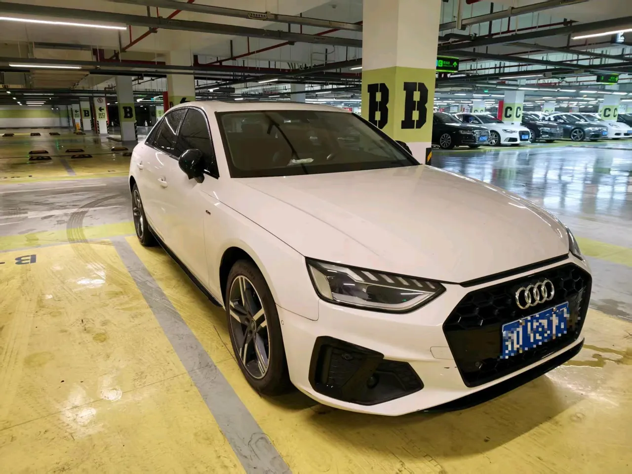 Audi 2022 A4L 2.0TFSI 40TFSI Deluxe Dynamic Automatic 5