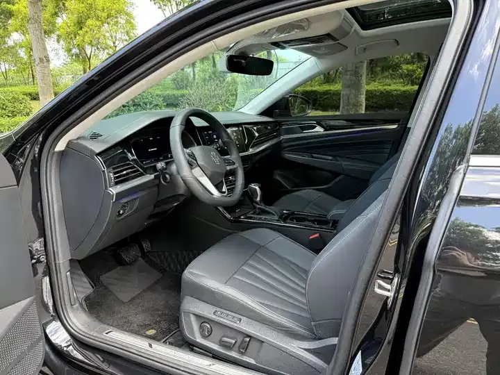 Passat 2024 380TSI Star Deluxe Edition 9