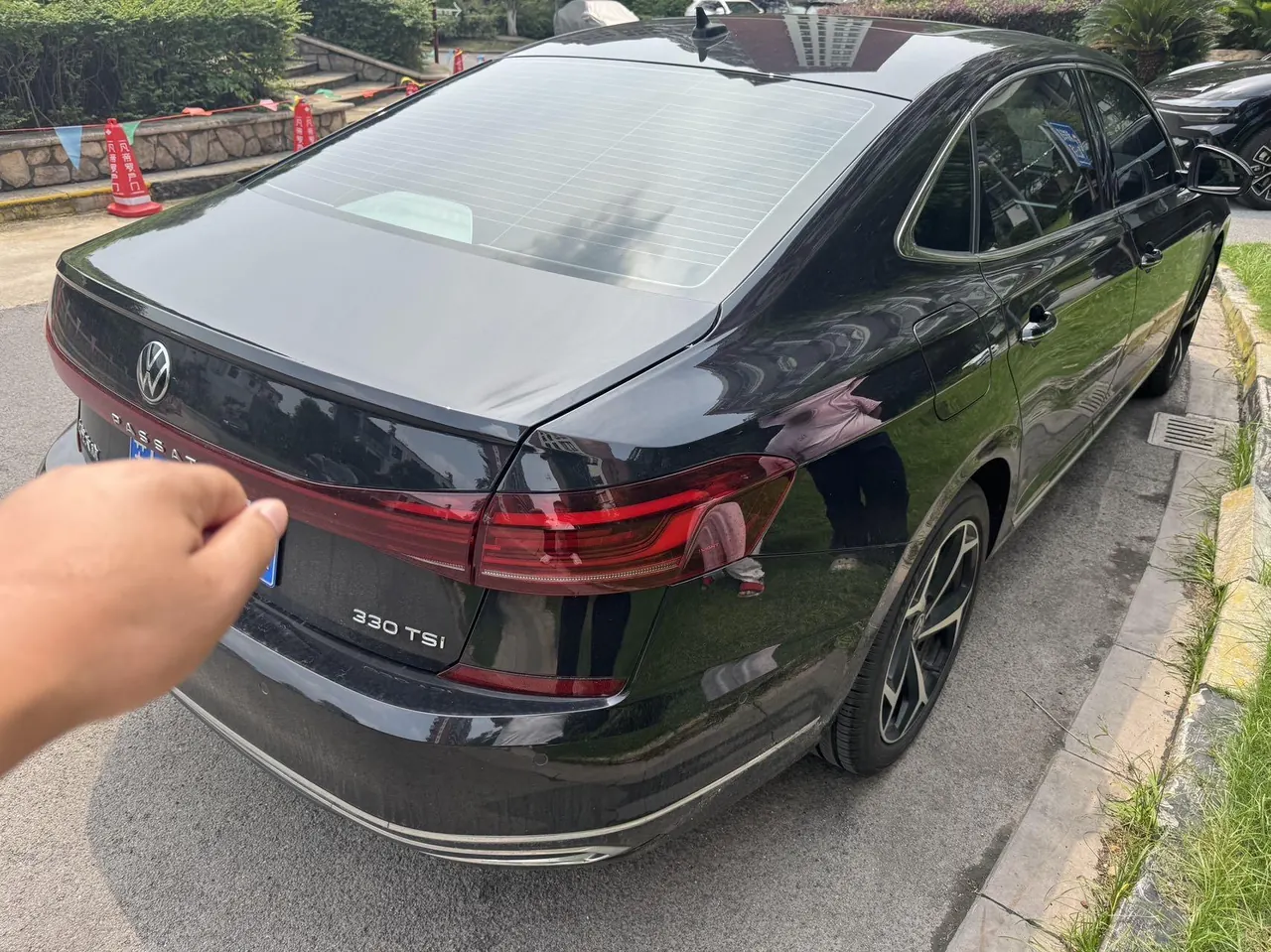 Volkswagen 2023 Passat 2.0TSI 330TSI Star Deluxe Edition Automatic Transmission 2