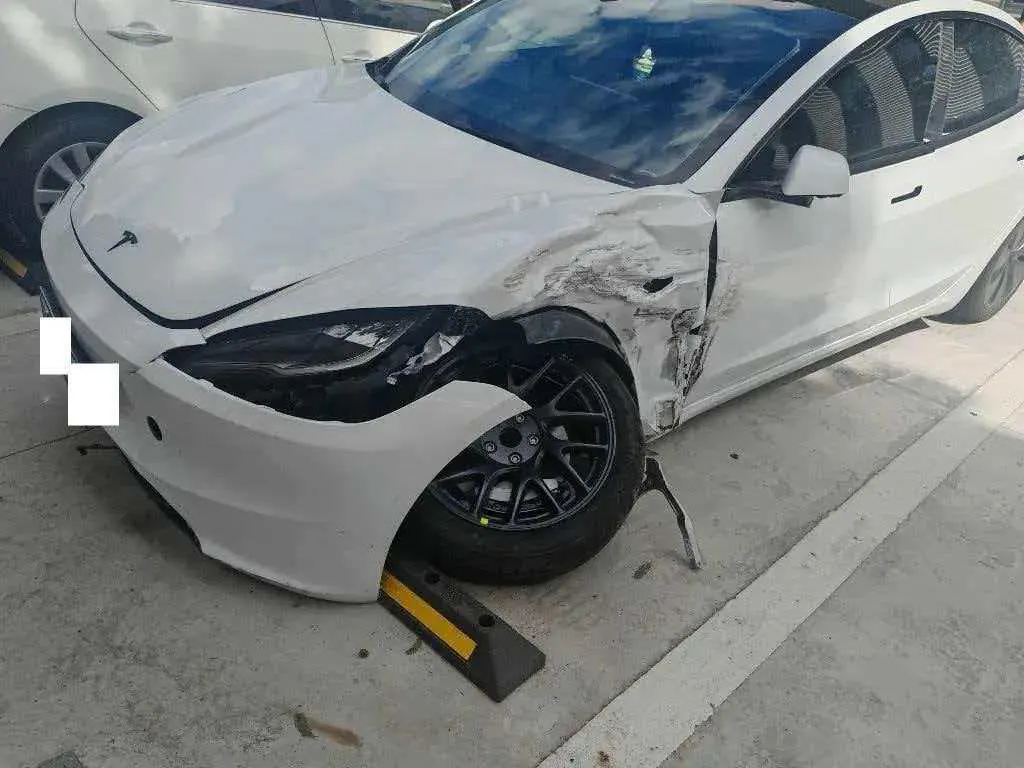 Open image lightbox: Tesla 2025 Model 3 long endurance rear wheel drive version (modified) automatic gear