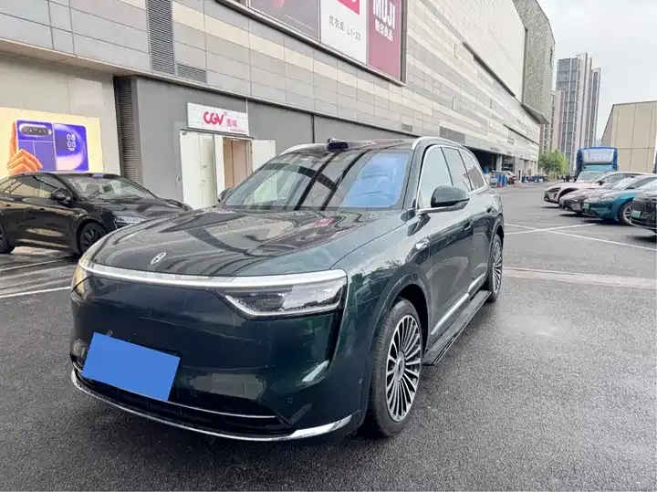AITO M8 2025 extended range Ultra version 53.4kWh 6-seat version (192-line laser Radar) - View 1