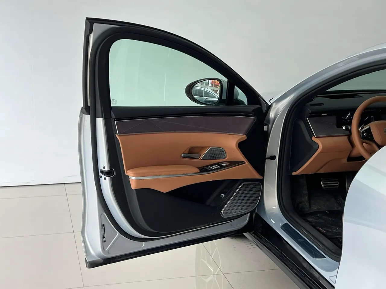BYD 2025 Han L EV four-wheel drive laser Radar flagship automatic gear 14