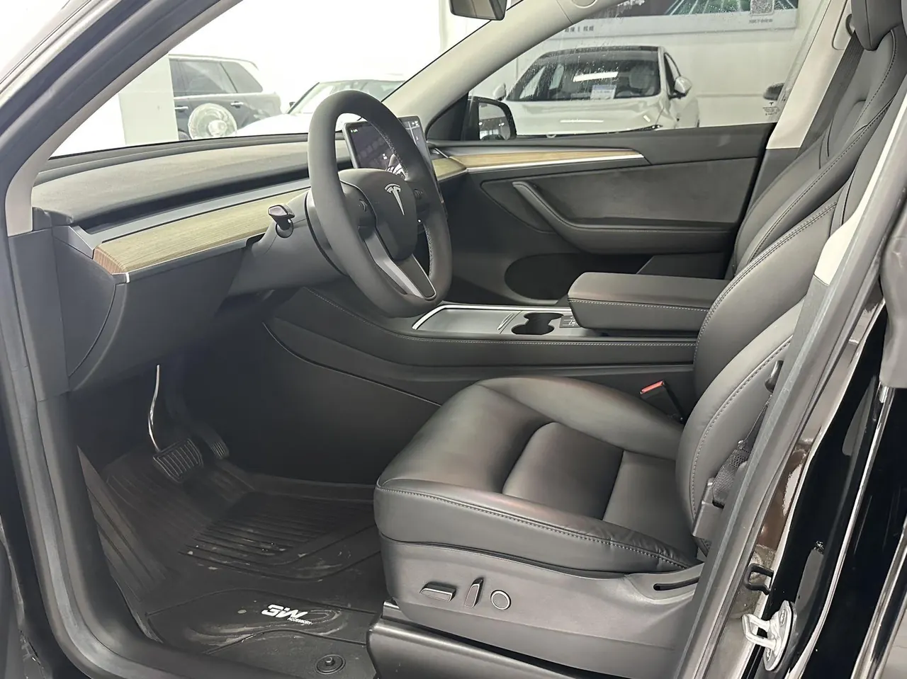 Tesla 2022 Model Y rear-wheel drive version (facelift) automatic gear 4