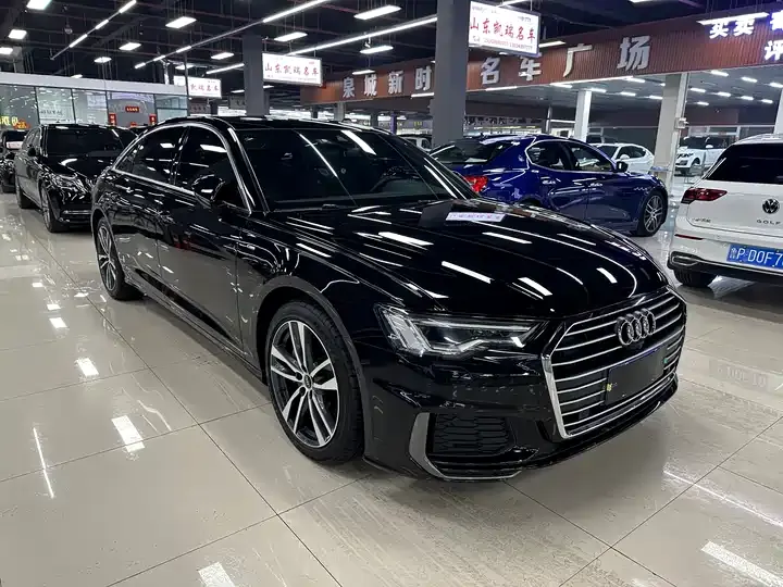 Audi A6L 2022 45 TFSI Selected Dynamic Type - View 1