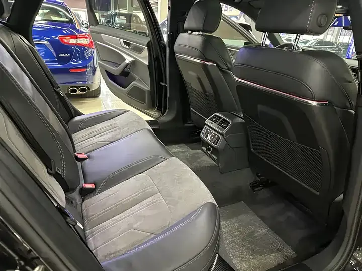 Audi A6L 2022 45 TFSI Selected Dynamic Type 10