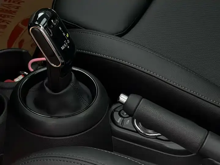 MINI 2021 1.5T COOPER Classic Five-Door Edition 6
