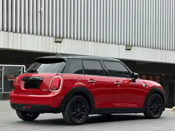 MINI 2021 1.5T COOPER Classic Five-Door Edition 8