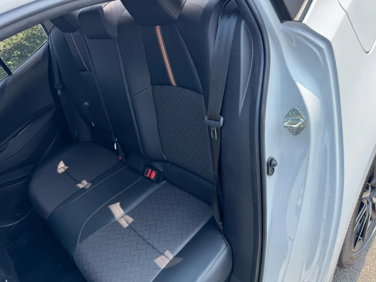 Toyota 2023 Lei Ling Shuangqing 1.8 Stepless Intelligent Electric Hybrid Sports Edition Automatic Gear 11