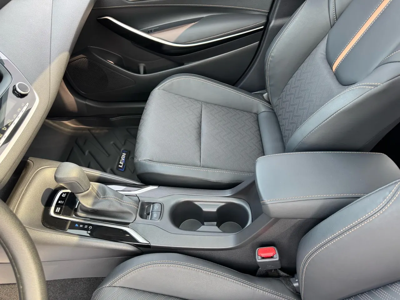 Toyota 2023 Lei Ling Shuangqing 1.8 Stepless Intelligent Electric Hybrid Sports Edition Automatic Gear 16