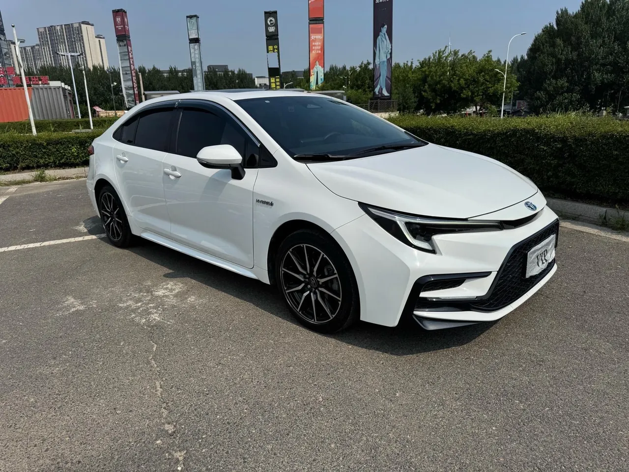 Toyota 2023 Lei Ling Shuangqing 1.8 Stepless Intelligent Electric Hybrid Sports Edition Automatic Gear 3