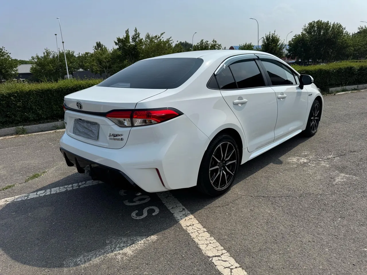 Toyota 2023 Lei Ling Shuangqing 1.8 Stepless Intelligent Electric Hybrid Sports Edition Automatic Gear 4