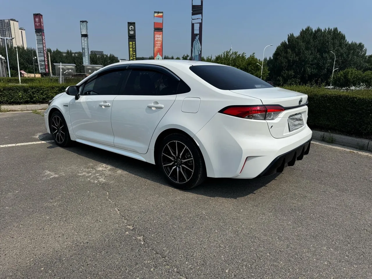 Toyota 2023 Lei Ling Shuangqing 1.8 Stepless Intelligent Electric Hybrid Sports Edition Automatic Gear 6