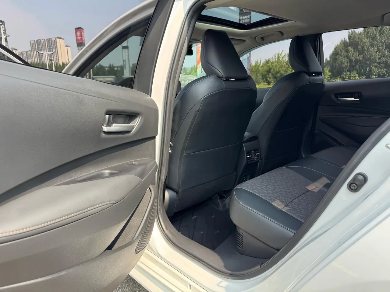 Toyota 2023 Lei Ling Shuangqing 1.8 Stepless Intelligent Electric Hybrid Sports Edition Automatic Gear 9
