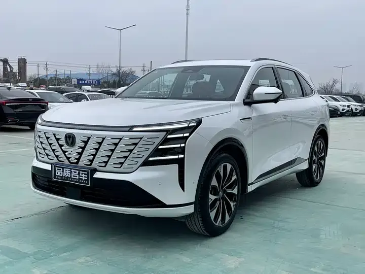 ChangAn CS75PLUS 2025 4th Generation UItra 2.0T New Blue Whale Wisdom - View 1