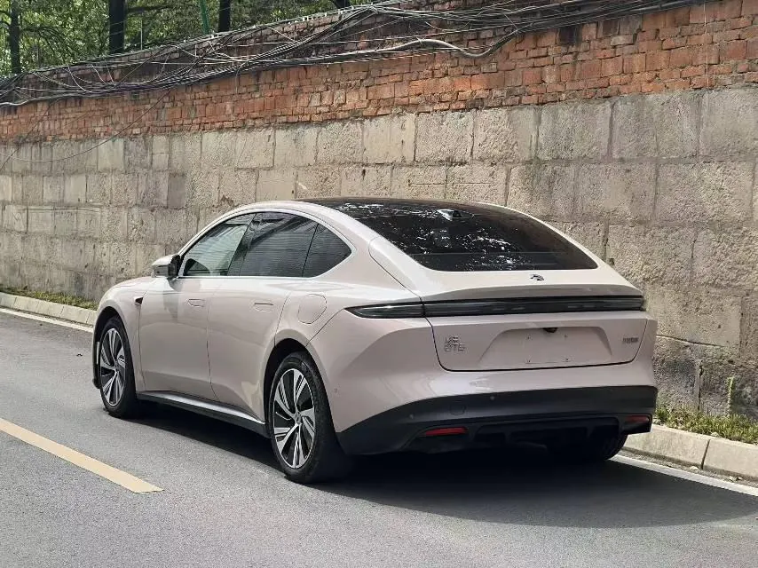 NIO 2022 ET5 75kWh automatic gear 3