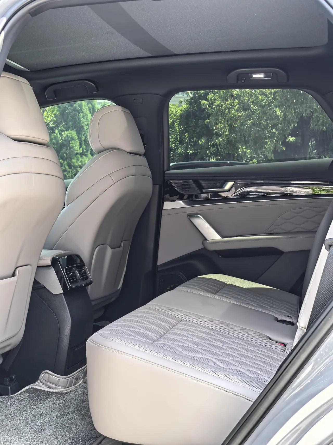 BYD Tang New Energy 2025 Tang DM-i 1.5T Stepless 115KM Honorable Automatic Gear 4