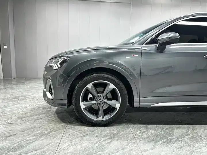 Audi Q3 2022 35 TFSI Fashion Dynamic 10