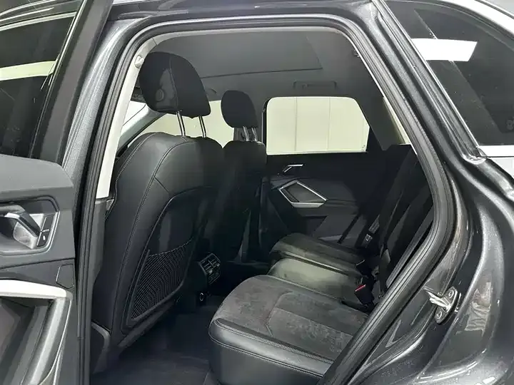 Audi Q3 2022 35 TFSI Fashion Dynamic 2