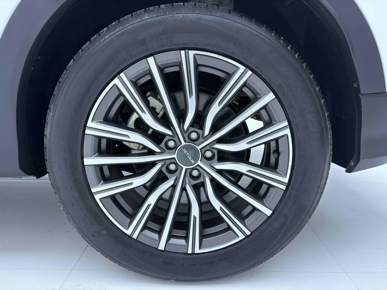 Jetour 2023 X70 PLUS 1.5T Brave PLUS7 Automatic Gear 13