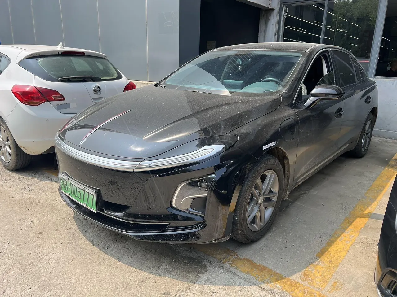 HongQi 2025 E-QM 5 500km Travel Edition Automatic Gear - View 1