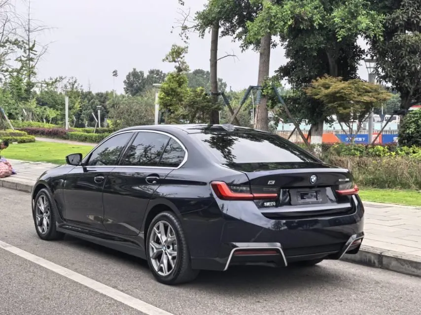 BMW 2025 i3 eDrive 35 L automatic gear 4