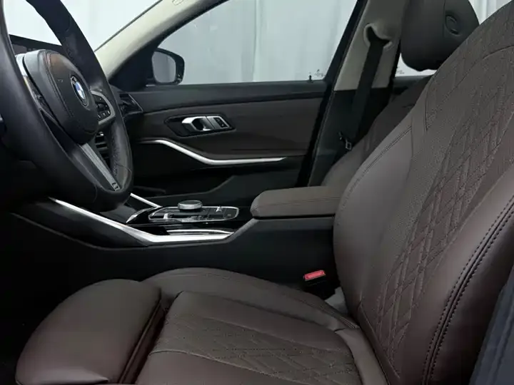 BMW 3 Series 2023 model 320Li M Sport Package 10