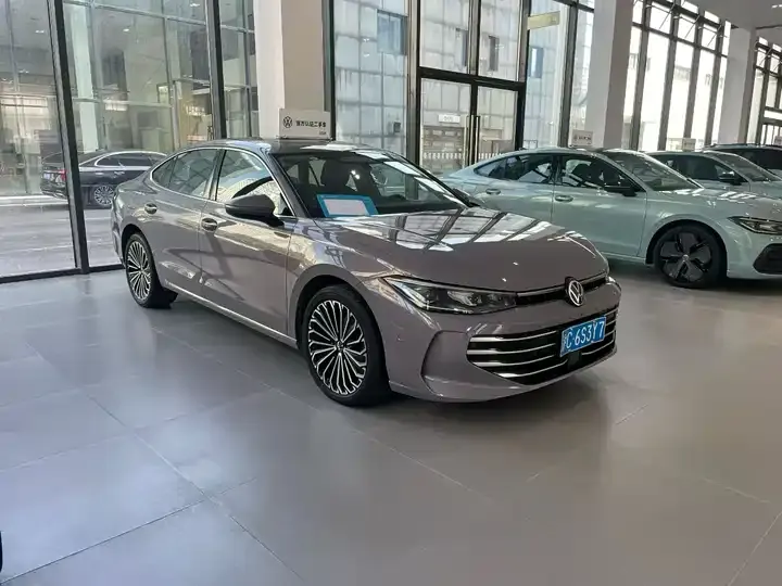 Passat 2025 Pro 380TSI Star Dragon Edition 3