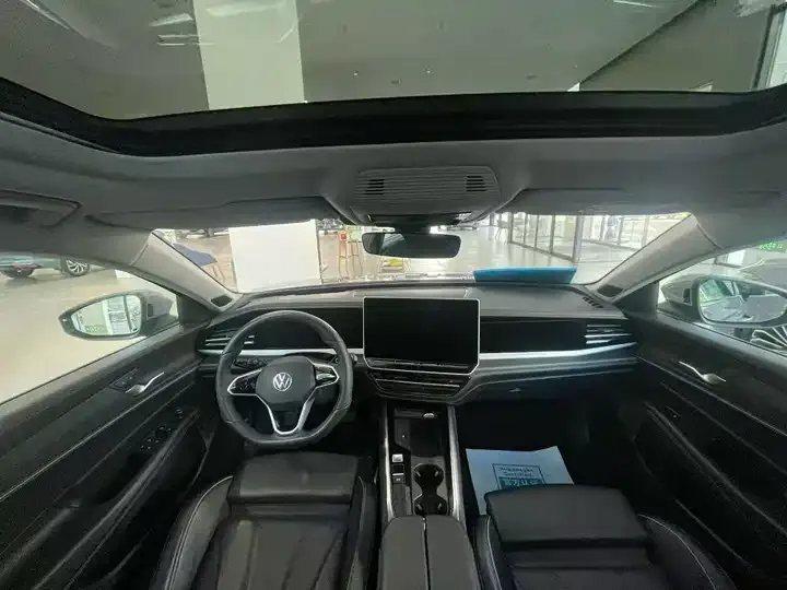 Passat 2025 Pro 380TSI Star Dragon Edition 4